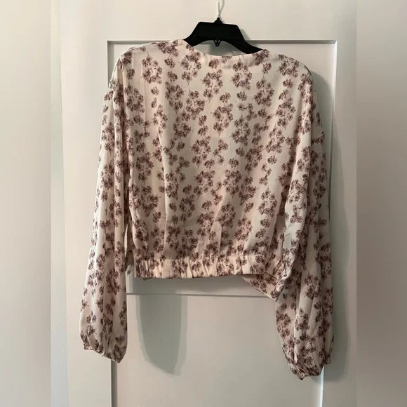 ASTR The Label Floral Blouse - Picture 2 of 10